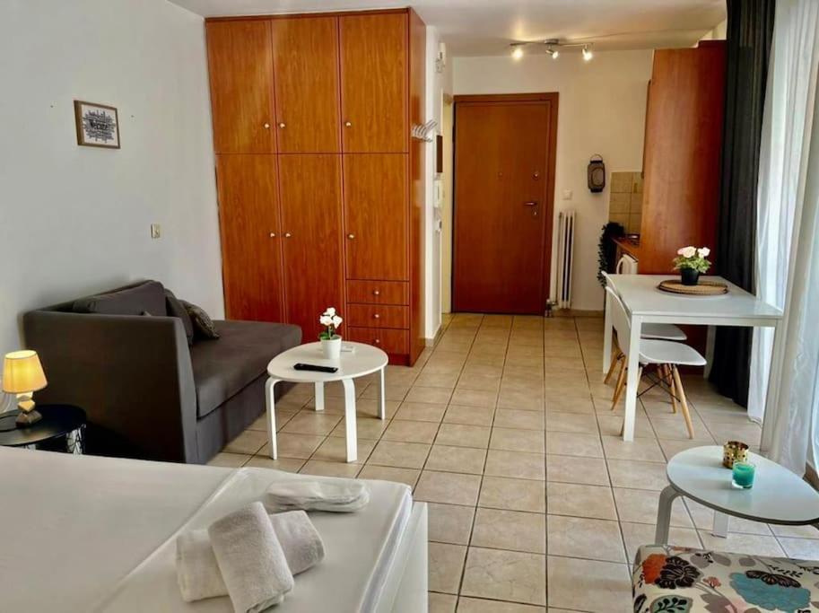 Modern Studio Large Veranda -Metro Station Suggrou Apartment Атина Екстериор снимка