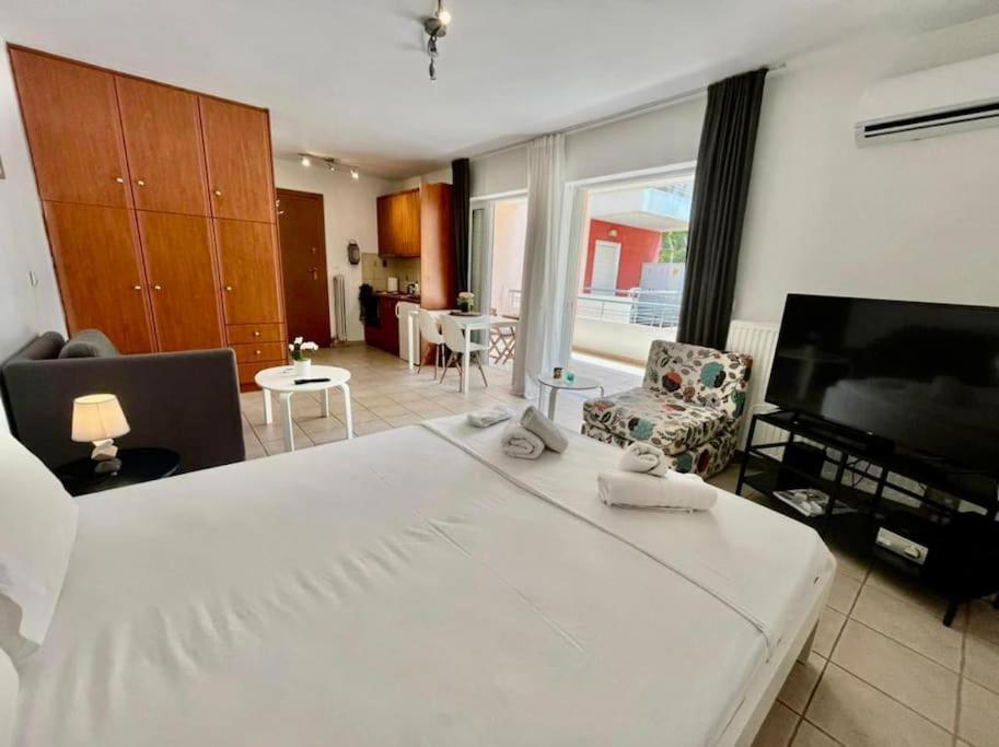 Modern Studio Large Veranda -Metro Station Suggrou Apartment Атина Екстериор снимка