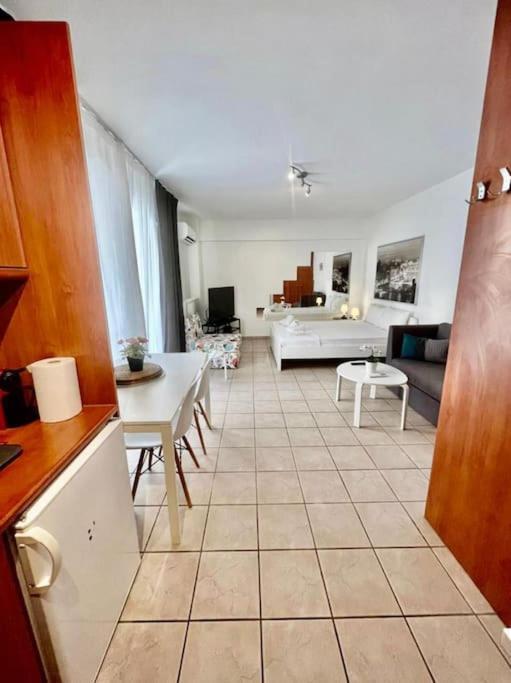 Modern Studio Large Veranda -Metro Station Suggrou Apartment Атина Екстериор снимка
